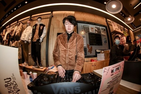 Vans 北京三里屯全新店铺盛大开业 携手 THE MONSTERS 带来“怪力全开”体验