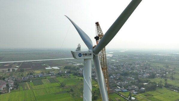 金风科技刷新全球风电塔架高度纪录 – 185米