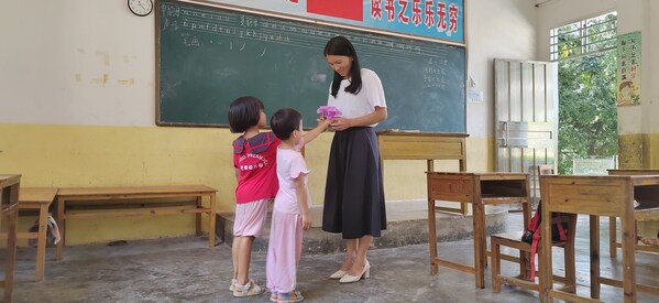 联劝公益致敬女性